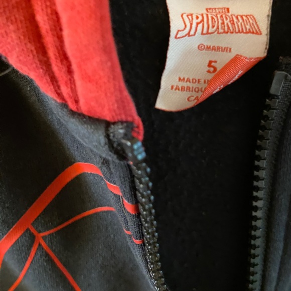 Marvel Spidey black & red zippered hoodie - size 5 - Picture 3 of 6